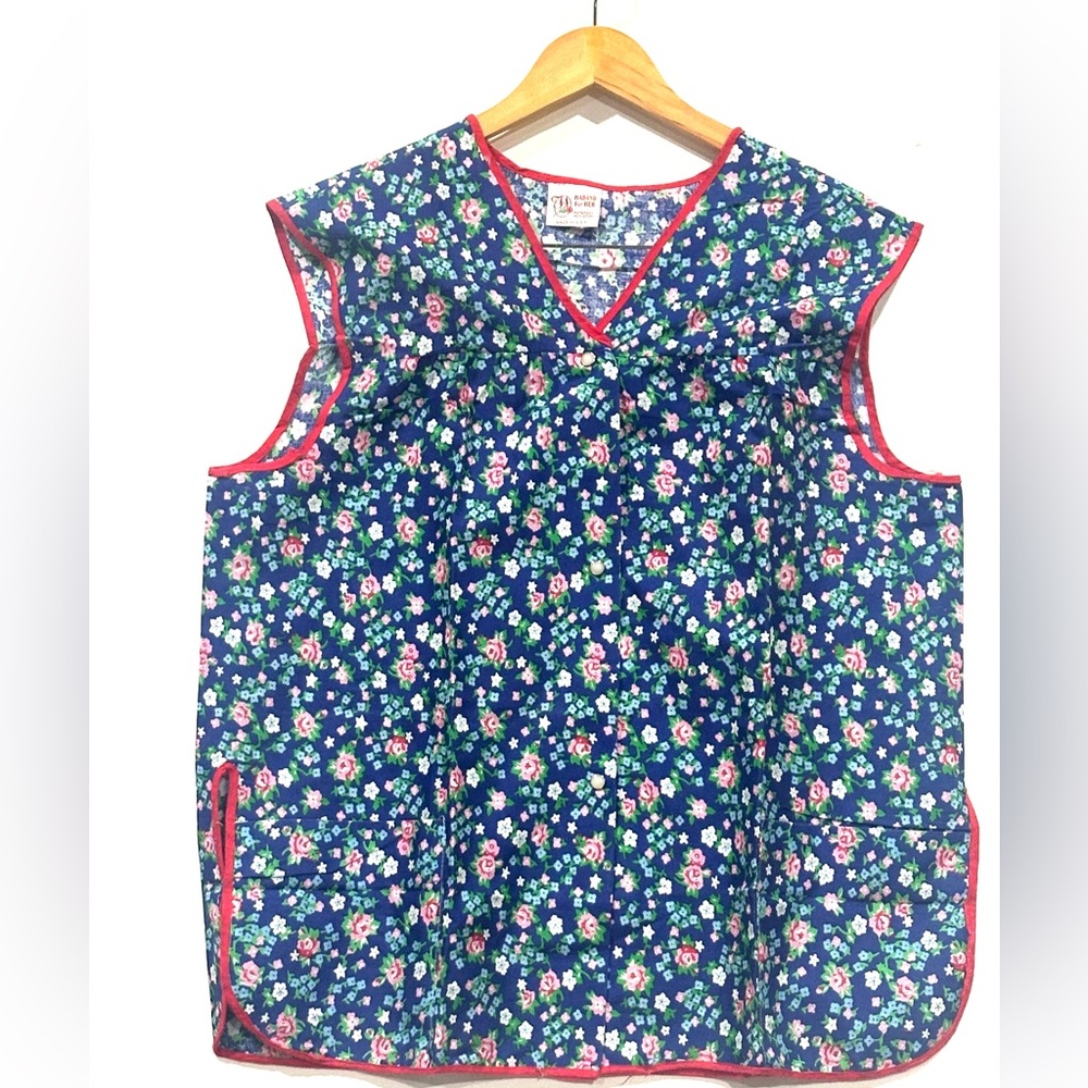 Vintage Floral Quilted Apron – Blue with Pink Trim – Cottagecore Kitchen Apron –